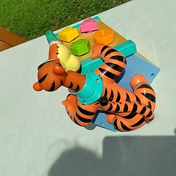 🛠  Toddler Tigger & Pooh Toy Tool Box  2000 🍯 - Picture 3 of 16